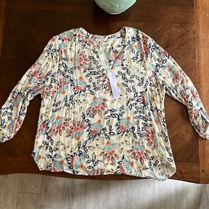 Stunning Pale Sky XLwomen's multicolor rayon blouse. Unique tailoring! NWT